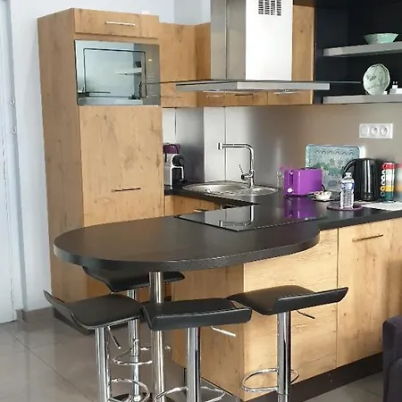 Διαμέρισμα Hoche One Bedroom