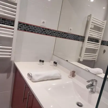 Hoche One Bedroom Διαμέρισμα *