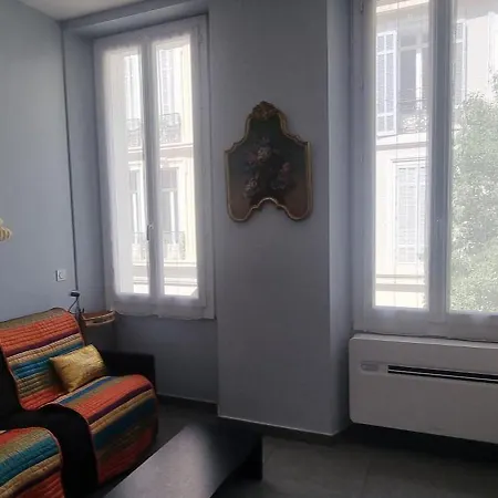 Hoche One Bedroom