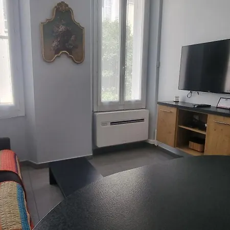 Διαμέρισμα Hoche One Bedroom